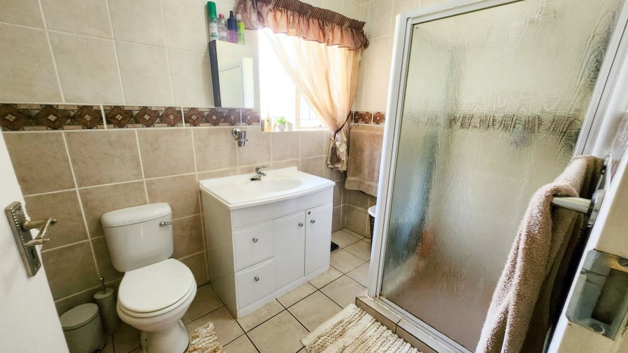 4 Bedroom Property for Sale in Wilkoppies North West